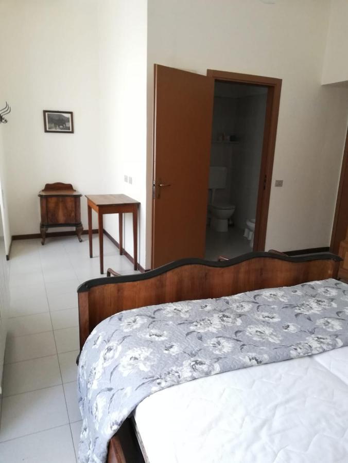 Отель Residenza Santa Valeria Caglio Экстерьер фото