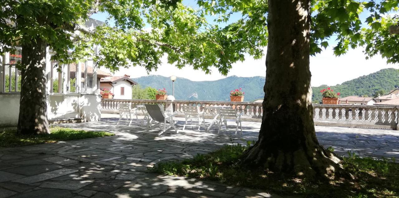 Отель Residenza Santa Valeria Caglio Экстерьер фото